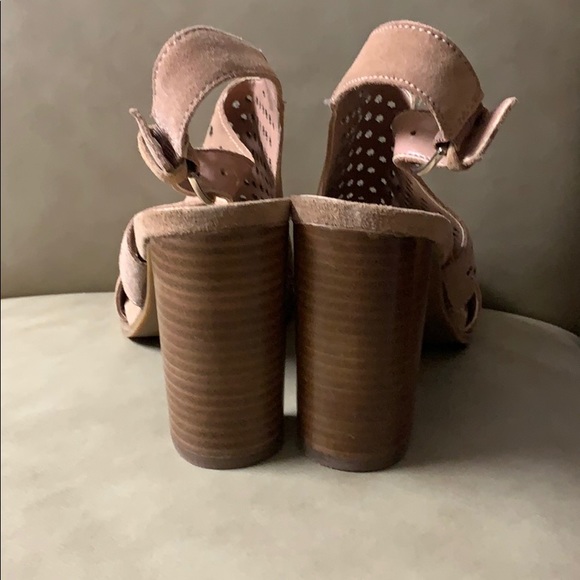 Like New Nine West shoes - Picture 2 of 6